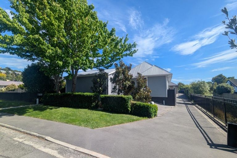 Photo of property in 2/7 Leonard Place, Saint Martins, Christchurch, 8022