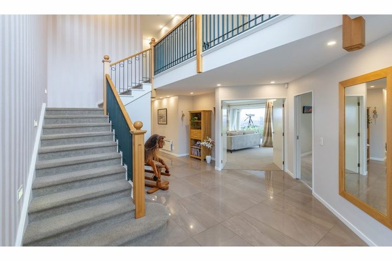 Photo of property in 34 Harry Ell Drive, Cashmere, Christchurch, 8022