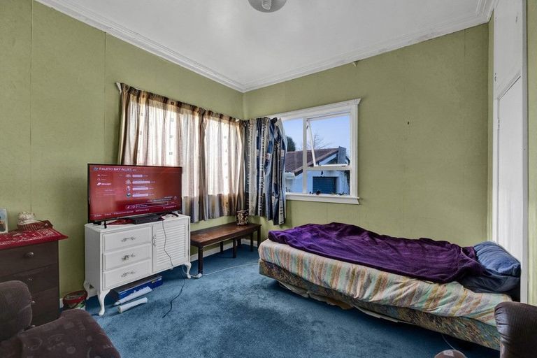 Photo of property in 5 Turuturu Road, Hawera, 4610