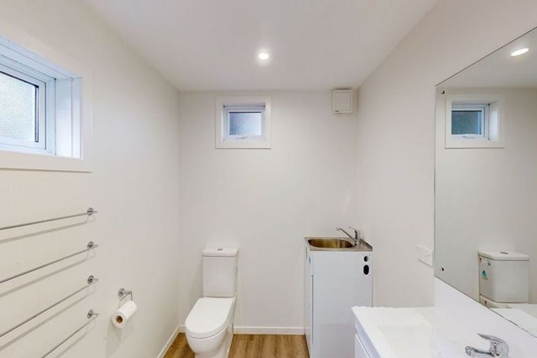 Photo of property in 25f2 Kitchener Terrace, Johnsonville, Wellington, 6037