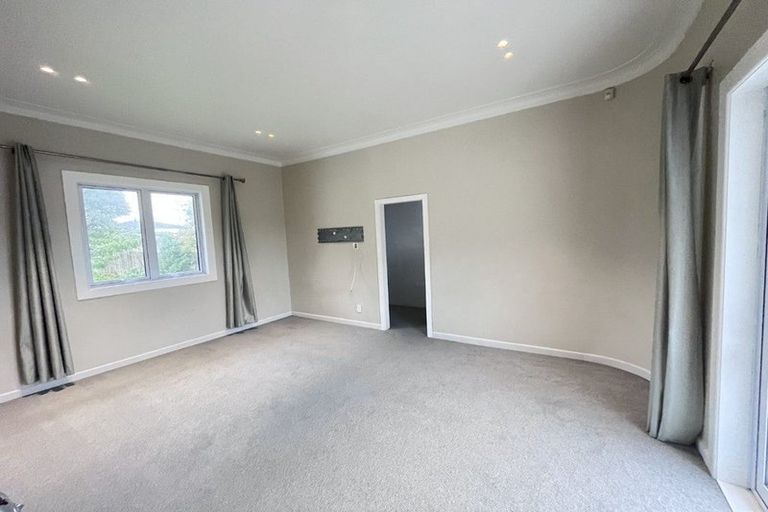 Photo of property in 552 Swanson Road, Ranui, Auckland, 0612