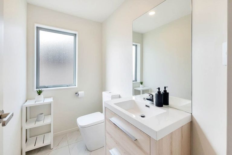 Photo of property in 14a Kotuku Street, Te Atatu Peninsula, Auckland, 0610