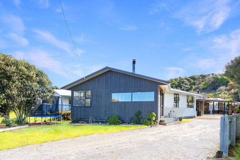 Photo of property in 60 Pinedale Crescent, Riversdale Beach, Masterton, 5872
