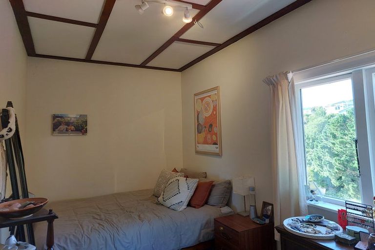 Photo of property in 106 Mortimer Terrace, Brooklyn, Wellington, 6021