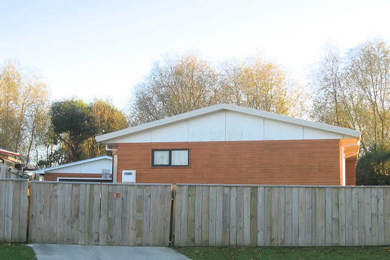 Photo of property in 33 Langdale Avenue, Paraparaumu, 5032