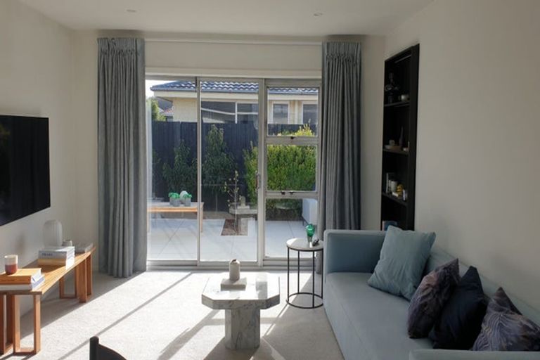 Photo of property in 1/15 Edgeware Road, St Albans, Christchurch, 8014