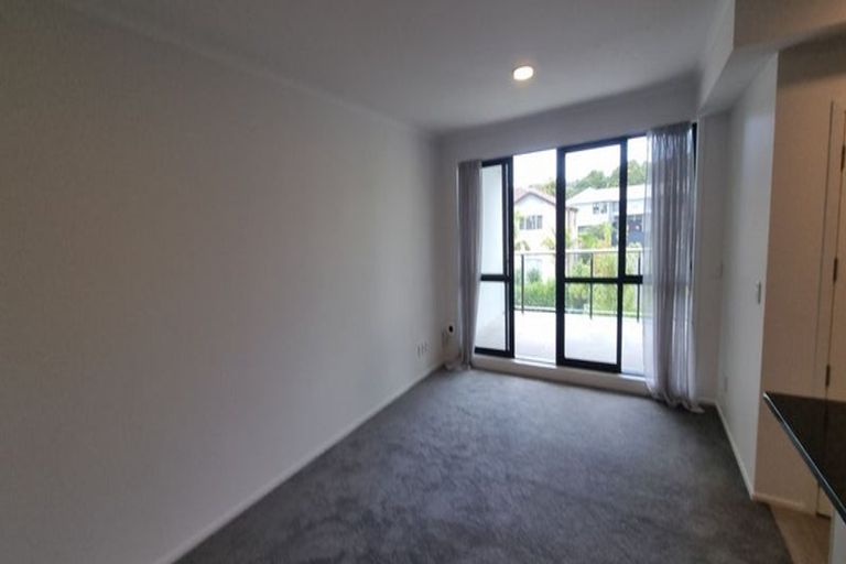 Photo of property in 10/11 Carlos Drive, Flat Bush, Auckland, 2016