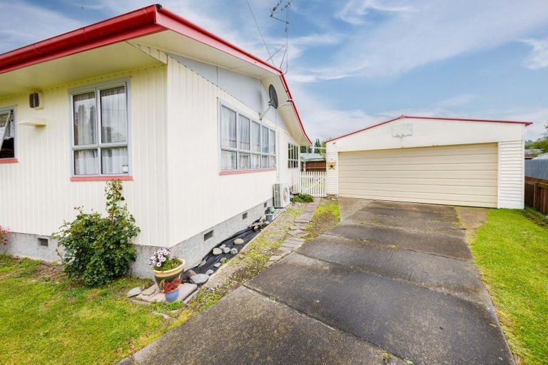Photo of property in 25 Bennett Street, Waipawa, 4210