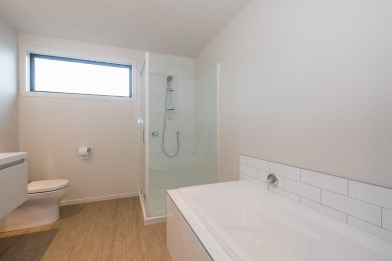 Photo of property in 5 Mount Creighton Crescent, Wanaka, 9305