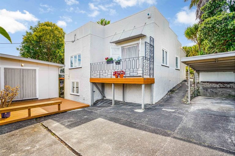 Photo of property in 1/8 Millbrook Road, Henderson, Auckland, 0612