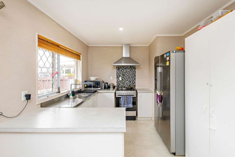 Photo of property in 14 Gadsby Road, Favona, Auckland, 2024