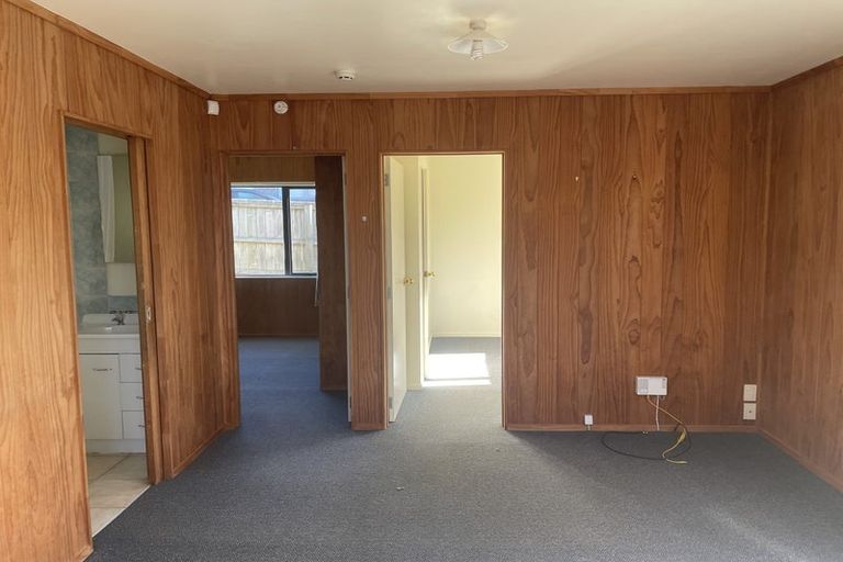 Photo of property in 1/51d Forest Road, Henderson, Auckland, 0612