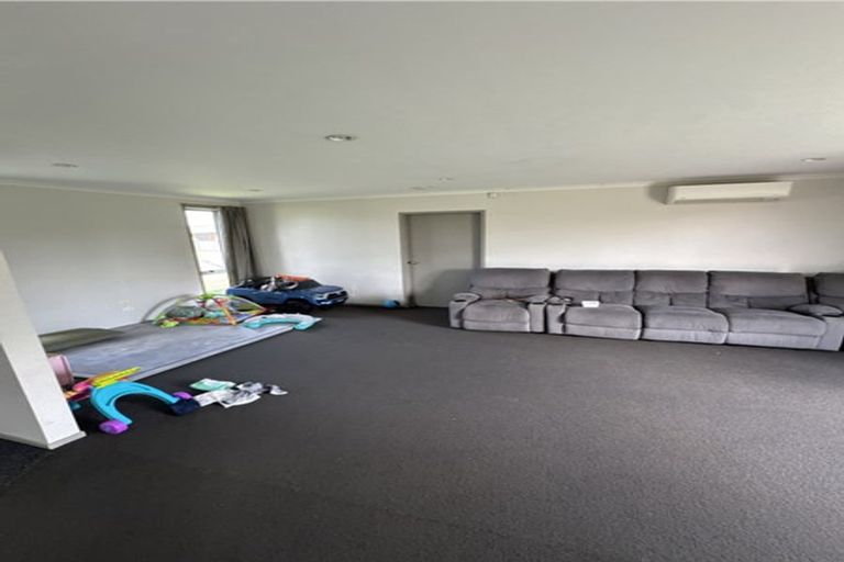 Photo of property in 8 Waltham Place, Rototuna North, Hamilton, 3210