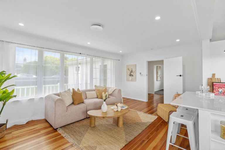 Photo of property in 81 Bartholomew Road, Levin, 5510