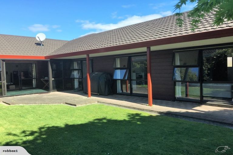 Photo of property in 8 Easton Way, Levin, 5510