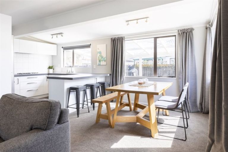 Photo of property in 6a Perrin Place, Kelvin Grove, Palmerston North, 4414