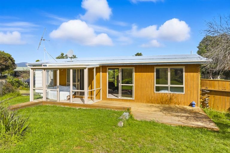 Photo of property in 29 Sarah Street, Waikawa Beach, Manakau, 5573