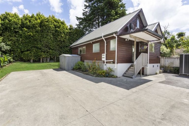 Photo of property in 34a Lauderdale Road, Birkdale, Auckland, 0626