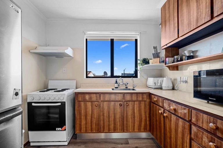 Photo of property in 19 Tukapa Street, Westown, New Plymouth, 4310