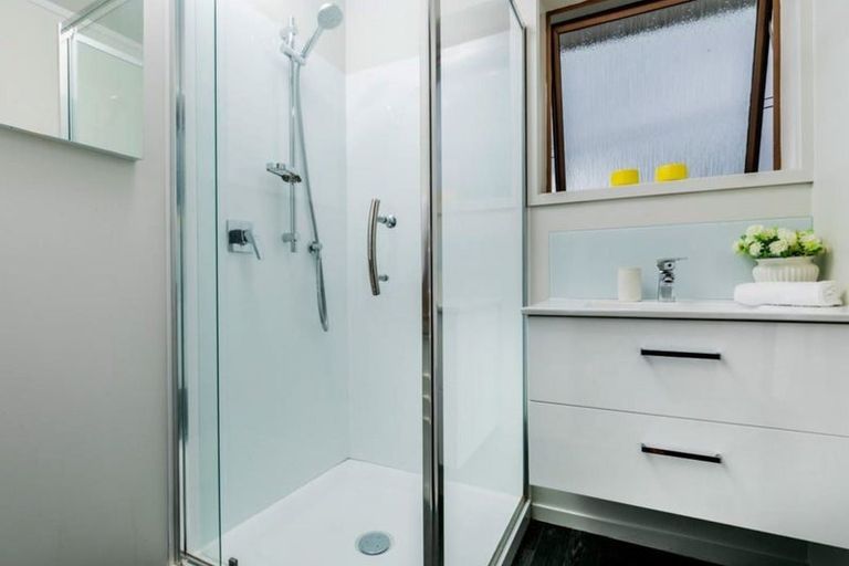 Photo of property in 1/744 Te Atatu Road, Te Atatu Peninsula, Auckland, 0610