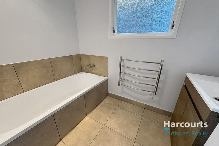 Photo of property in 50 Rehia Road, Massey, Auckland, 0614