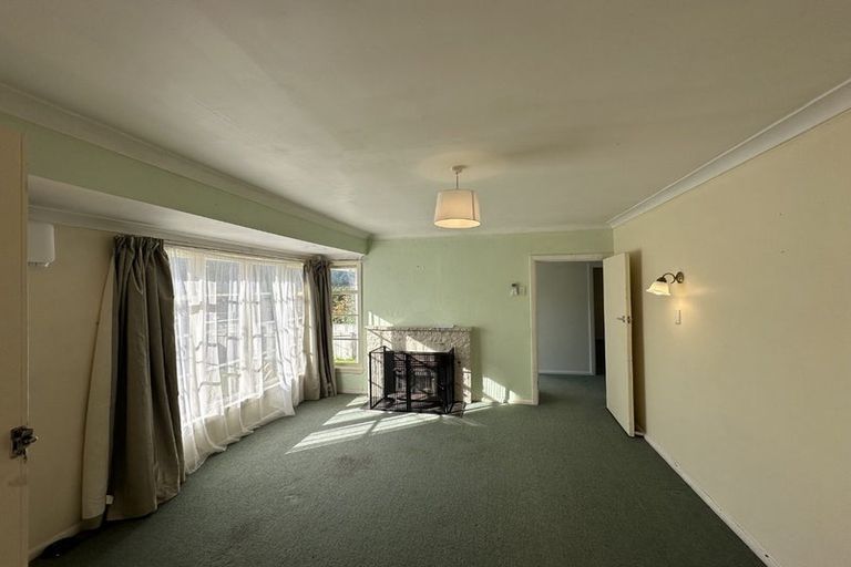Photo of property in 8a Bledisloe Crescent, Wainuiomata, Lower Hutt, 5014