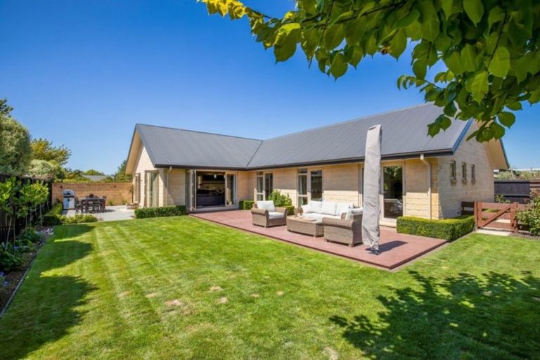 Photo of property in 23 Oakwood Drive, Rangiora, 7400