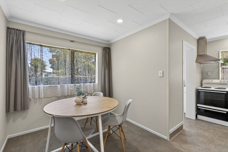 Photo of property in 2/5a Tahurangi Place, Spotswood, New Plymouth, 4310