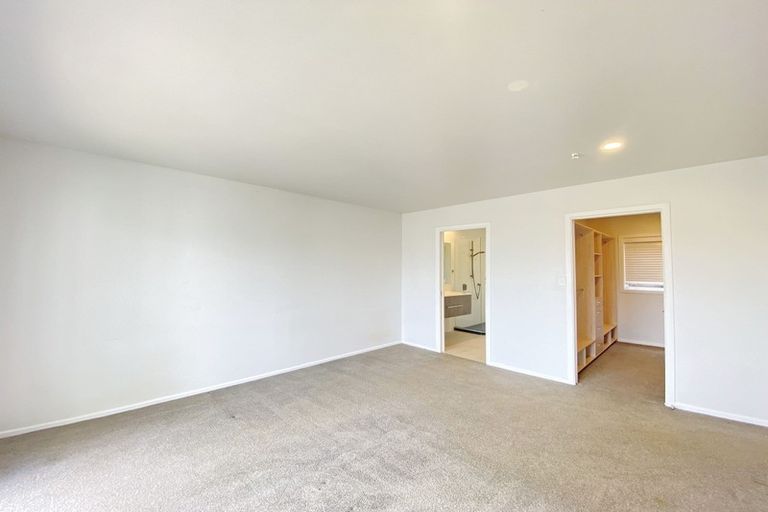 Photo of property in 1/7 Musick Point Road, Bucklands Beach, Auckland, 2012