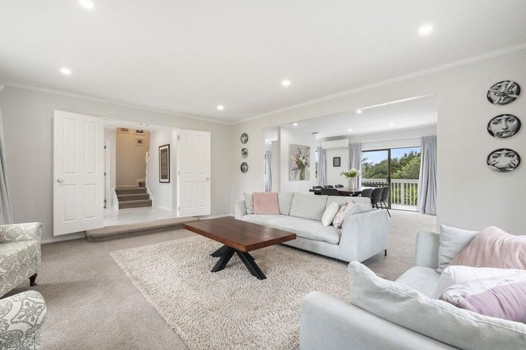 Photo of property in 44 Ravenstone Place, Chatswood, Auckland, 0626