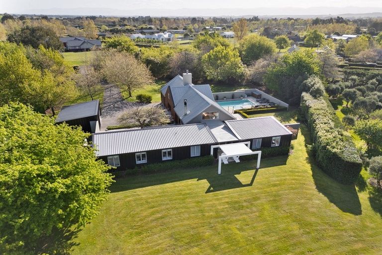 Photo of property in 97 Oxford Street, Martinborough, 5711