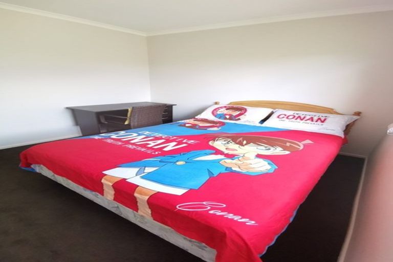 Photo of property in 20 Gordon Stanley Drive, Massey, Auckland, 0614