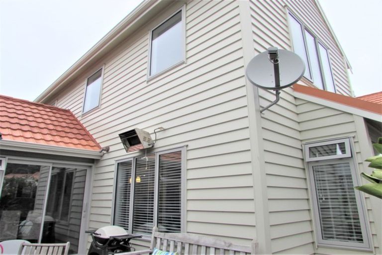 Photo of property in 2/6 The Parade, Island Bay, Wellington, 6023