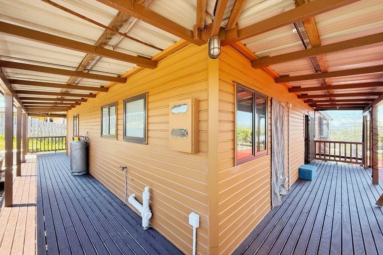Photo of property in 113 Luckens Road, West Harbour, Auckland, 0618