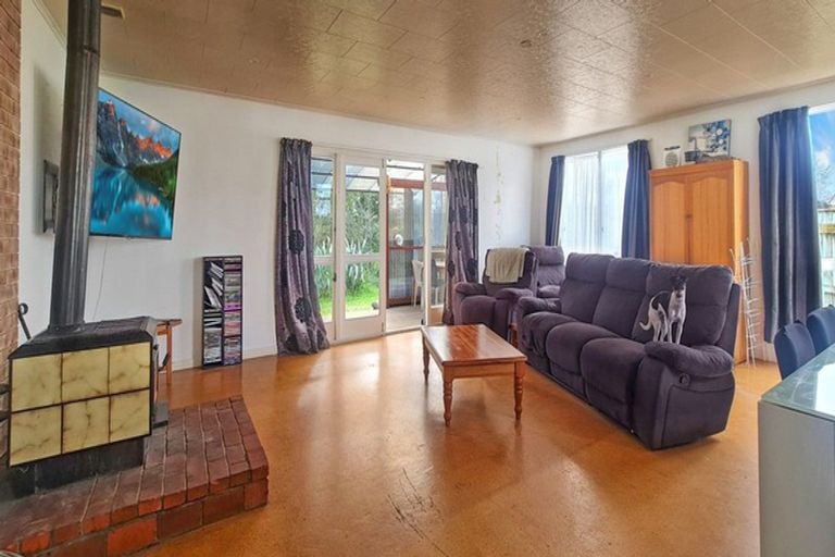 Photo of property in 100 Alexandra Street, Marton, 4710