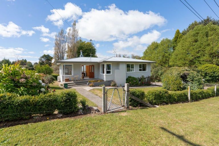 Photo of property in 6 Waugh Street, Kimbolton, 4777