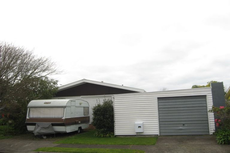Photo of property in 1 Kirton Place, Westown, New Plymouth, 4310
