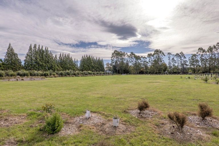 Photo of property in 2 Walford Way, Darfield, 7571