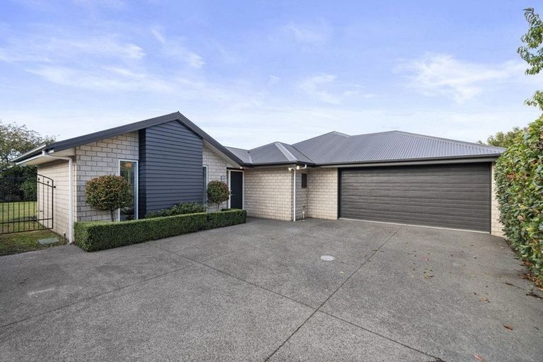 Photo of property in 14 Donovan Place, Aidanfield, Christchurch, 8025