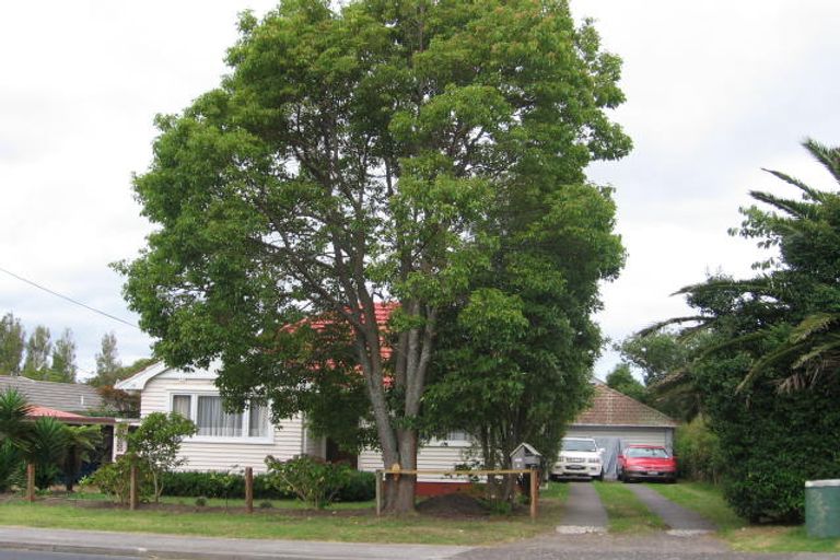 Photo of property in 2/165 Birkdale Road, Birkdale, Auckland, 0626