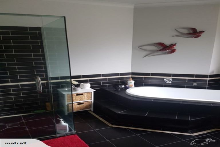 Photo of property in 157e Colwill Road, Massey, Auckland, 0614