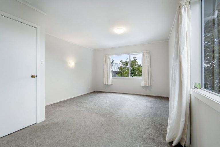 Photo of property in 2/5 Stanley Avenue, Milford, Auckland, 0620