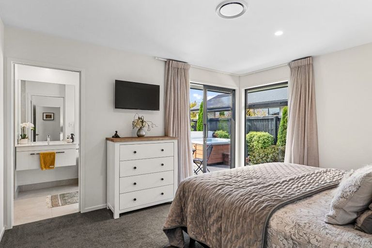 Photo of property in 18 Whitburn Avenue, Halswell, Christchurch, 8025