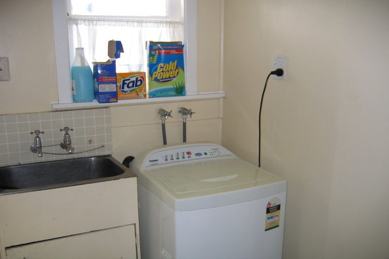 Photo of property in 26 Horokiwi Road West, Newlands, Wellington, 6037