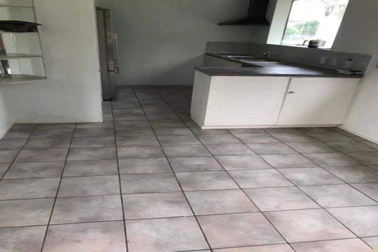 Photo of property in 217 Sturges Road, Henderson, Auckland, 0612