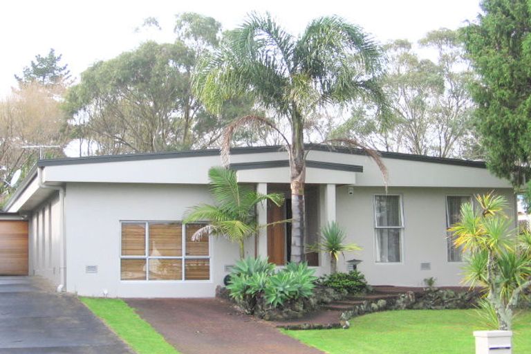 Photo of property in 83 Rosario Crescent, Red Beach, 0932