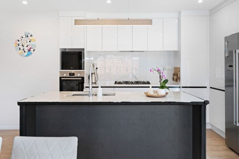 Photo of property in 24 Opouatu Avenue, Glenbrook, 2681