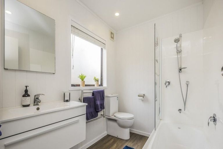 Photo of property in 12/58 Manuroa Road, Takanini, 2112