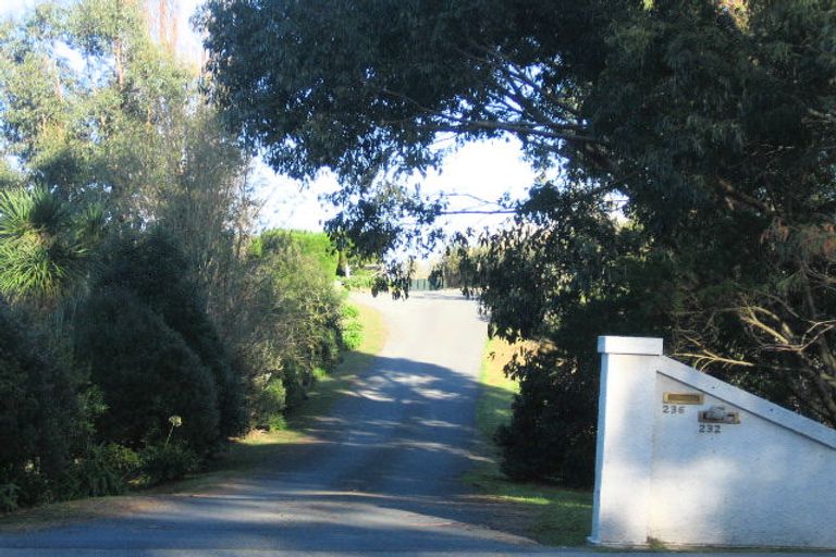 Photo of property in 236 Mazengarb Road, Paraparaumu, 5032