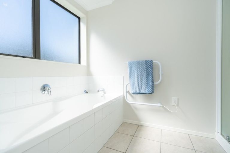 Photo of property in 10 Tarrango Way, Rototuna, Hamilton, 3210